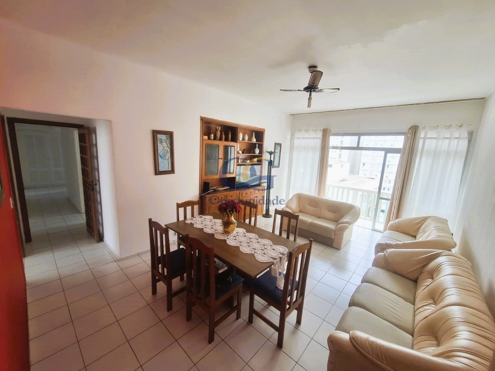 Apartamento na Praia das Pitangueiras, Guarujá - SP