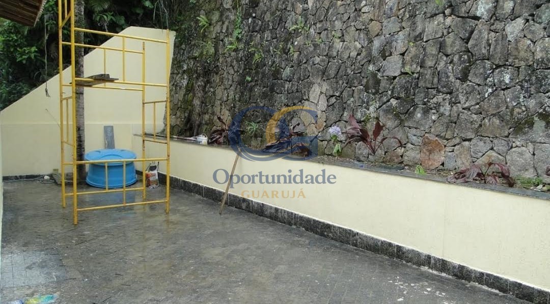 Casa em Condomínio na Praia da Enseada, Guarujá - SP