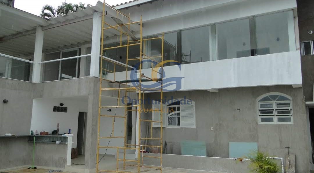 Casa em Condomínio na Praia da Enseada, Guarujá - SP