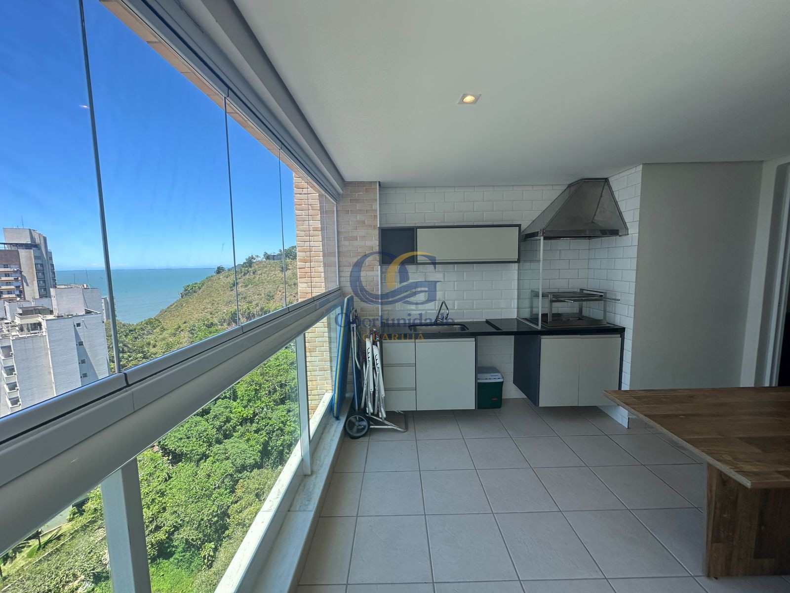 Apartamento na Praia das Astúrias, Guarujá - SP