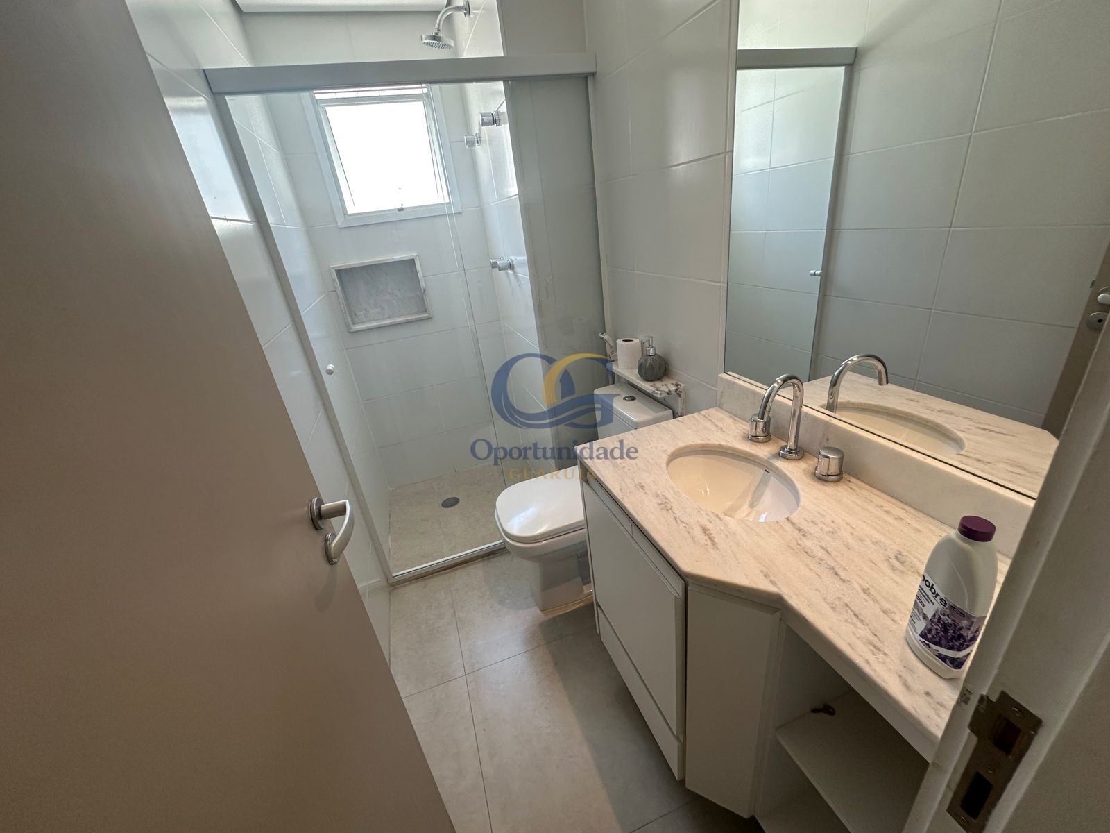 Apartamento na Praia das Astúrias, Guarujá - SP