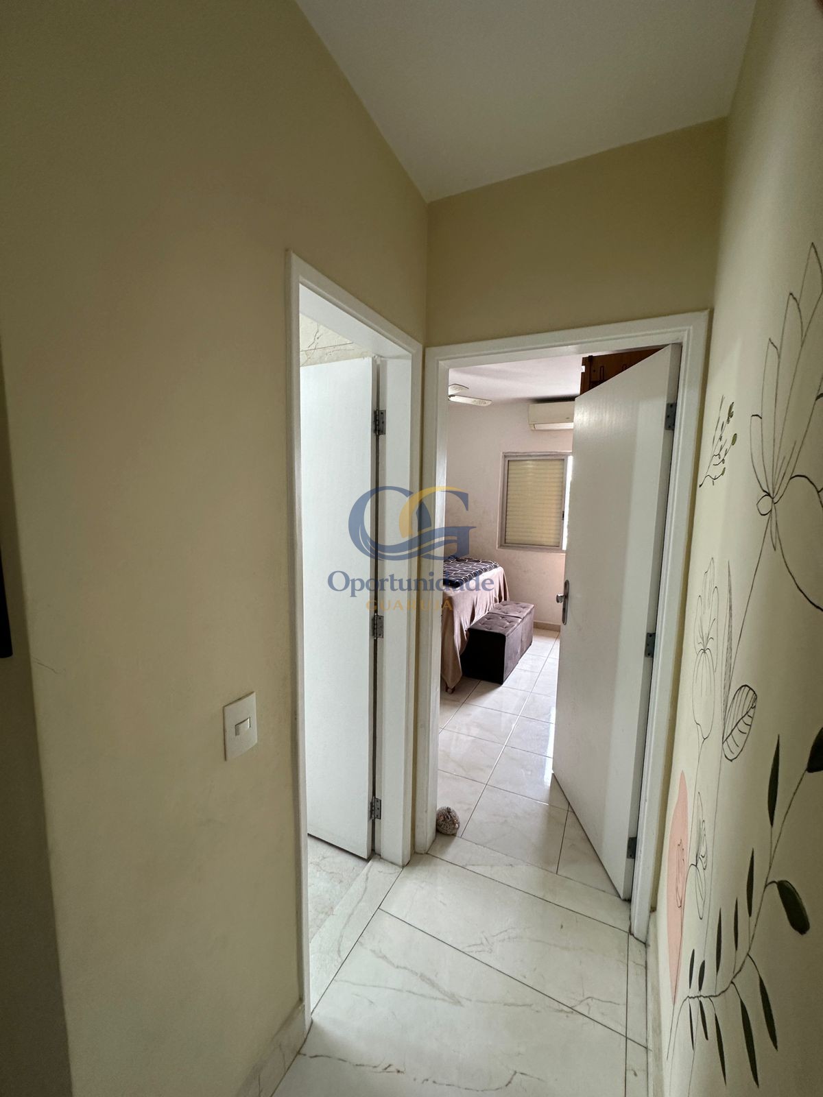 Apartamento na Praia das Pitangueiras, Guarujá - SP