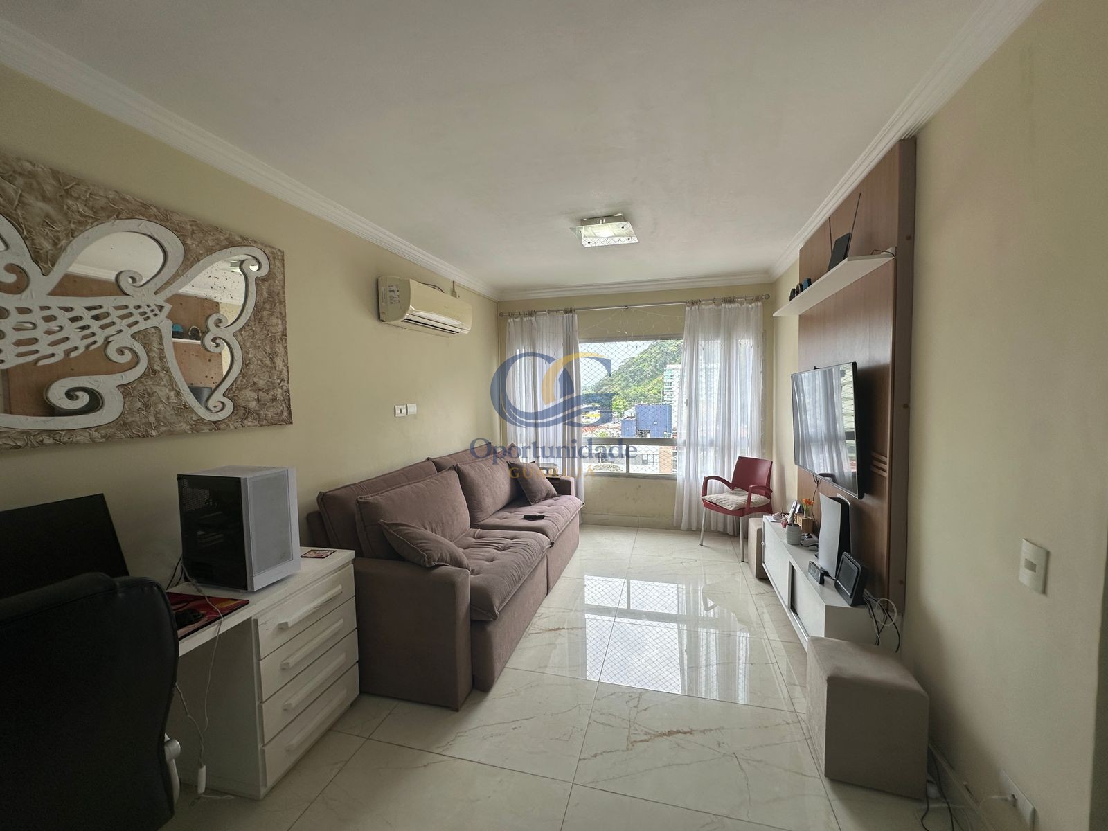 Apartamento na Praia das Pitangueiras, Guarujá - SP