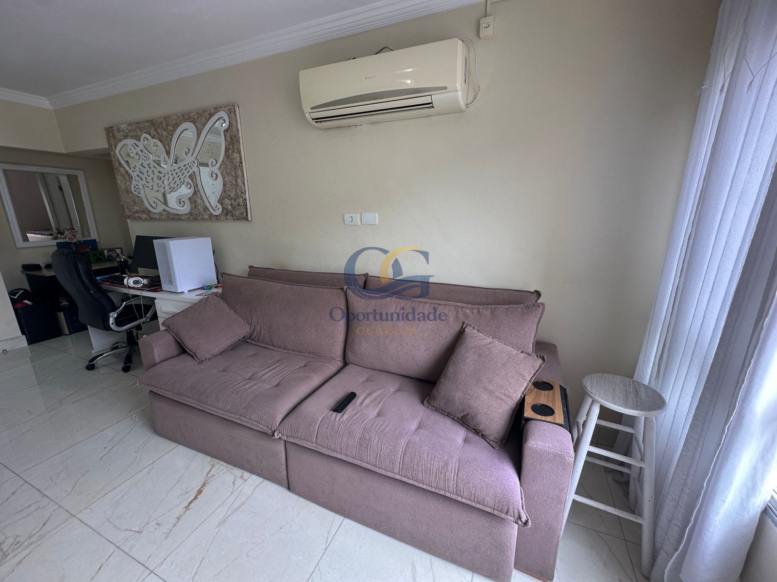 Apartamento na Praia das Pitangueiras, Guarujá - SP