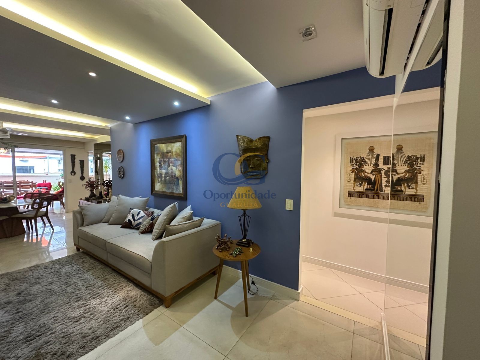 Apartamento na Praia das Pitangueiras, Guarujá - SP