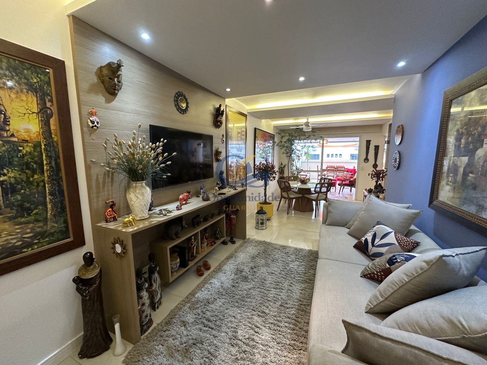 Apartamento na Praia das Pitangueiras, Guarujá - SP