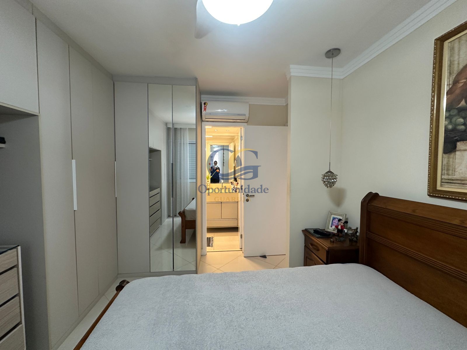 Apartamento na Praia das Pitangueiras, Guarujá - SP
