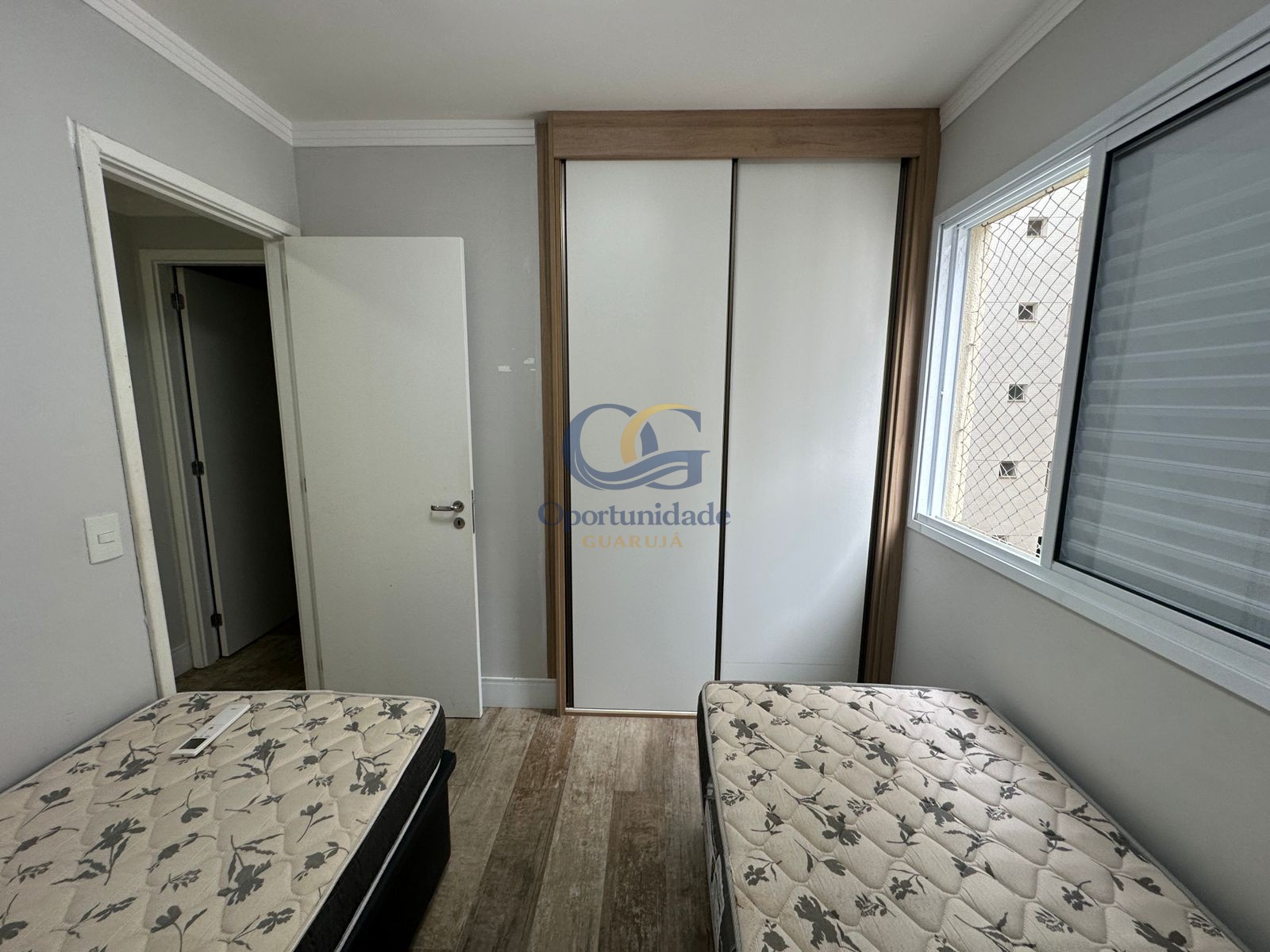 Apartamento na Praia das Pitangueiras, Guarujá - SP
