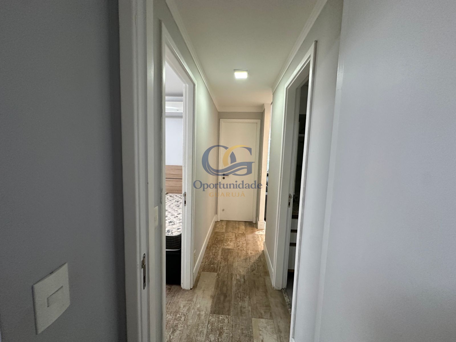 Apartamento na Praia das Pitangueiras, Guarujá - SP