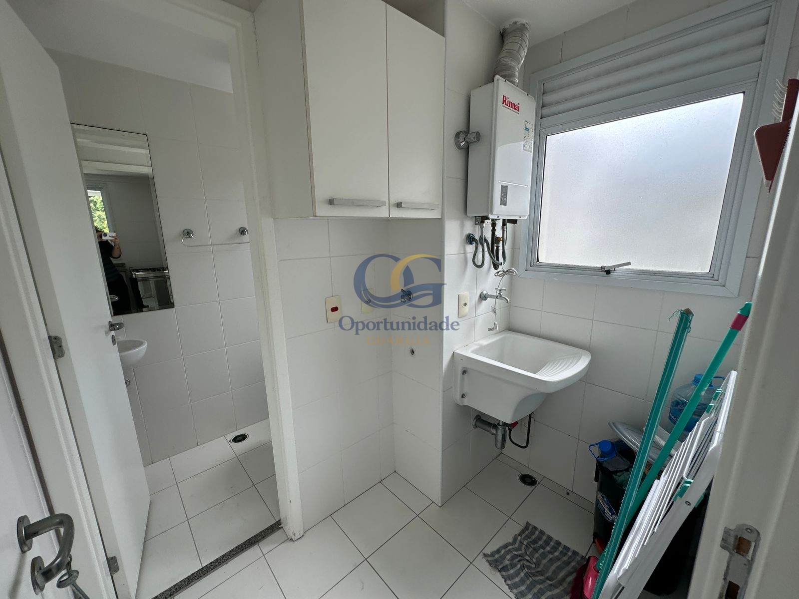 Apartamento na Praia das Pitangueiras, Guarujá - SP