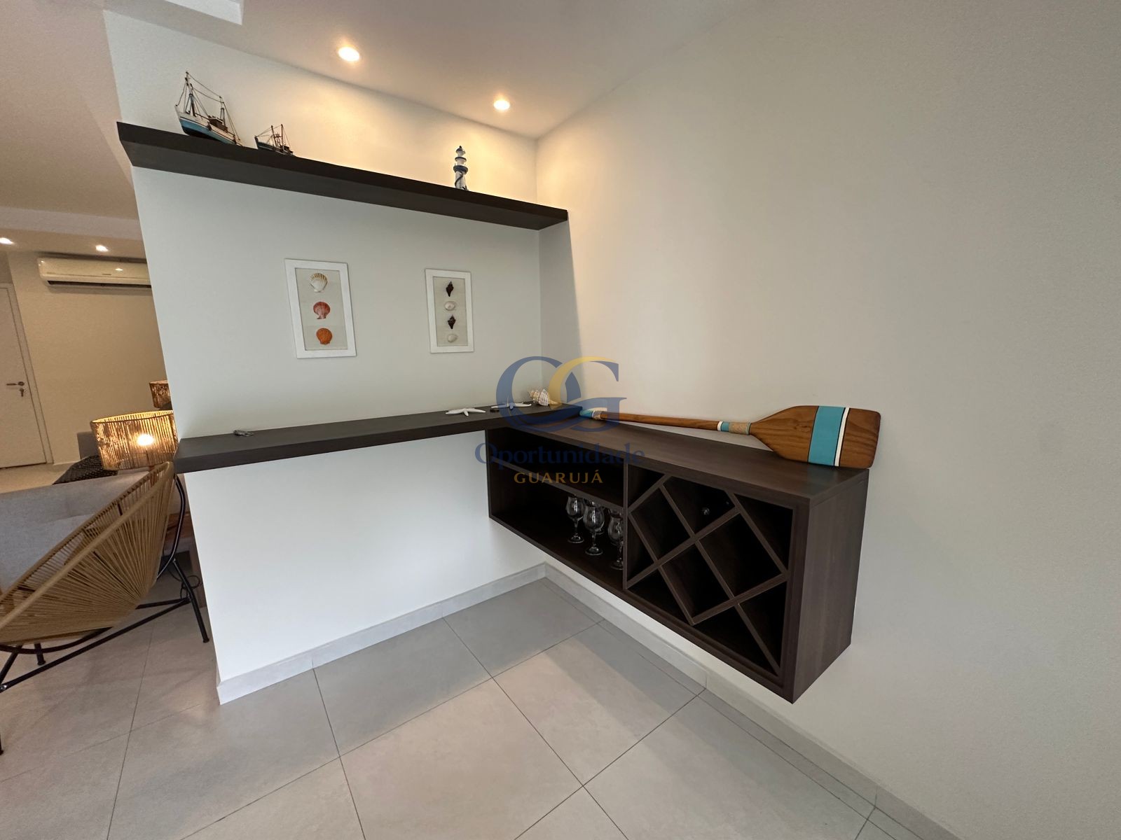 Apartamento na Praia das Pitangueiras, Guarujá - SP