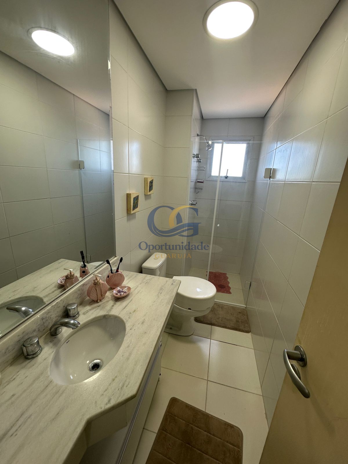 Apartamento na Praia das Astúrias, Guarujá - SP
