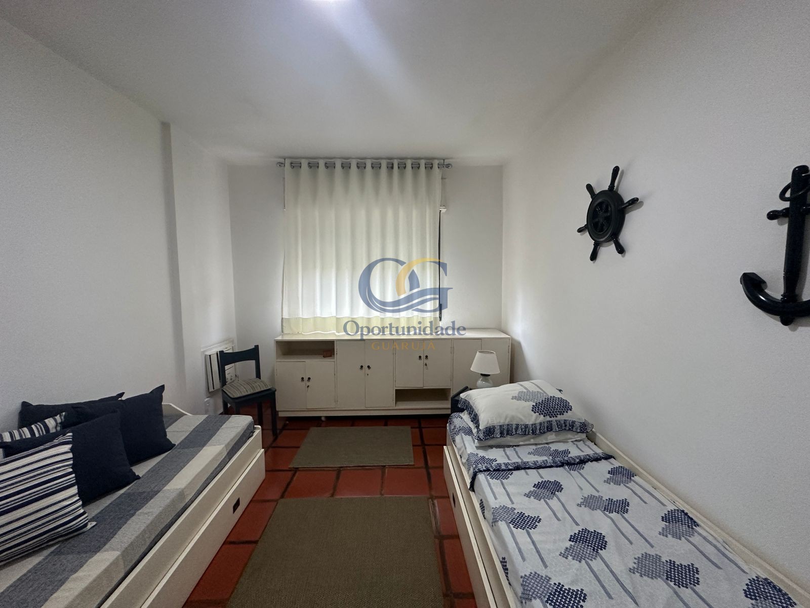 Apartamento na Praia das Pitangueiras, Guarujá - SP