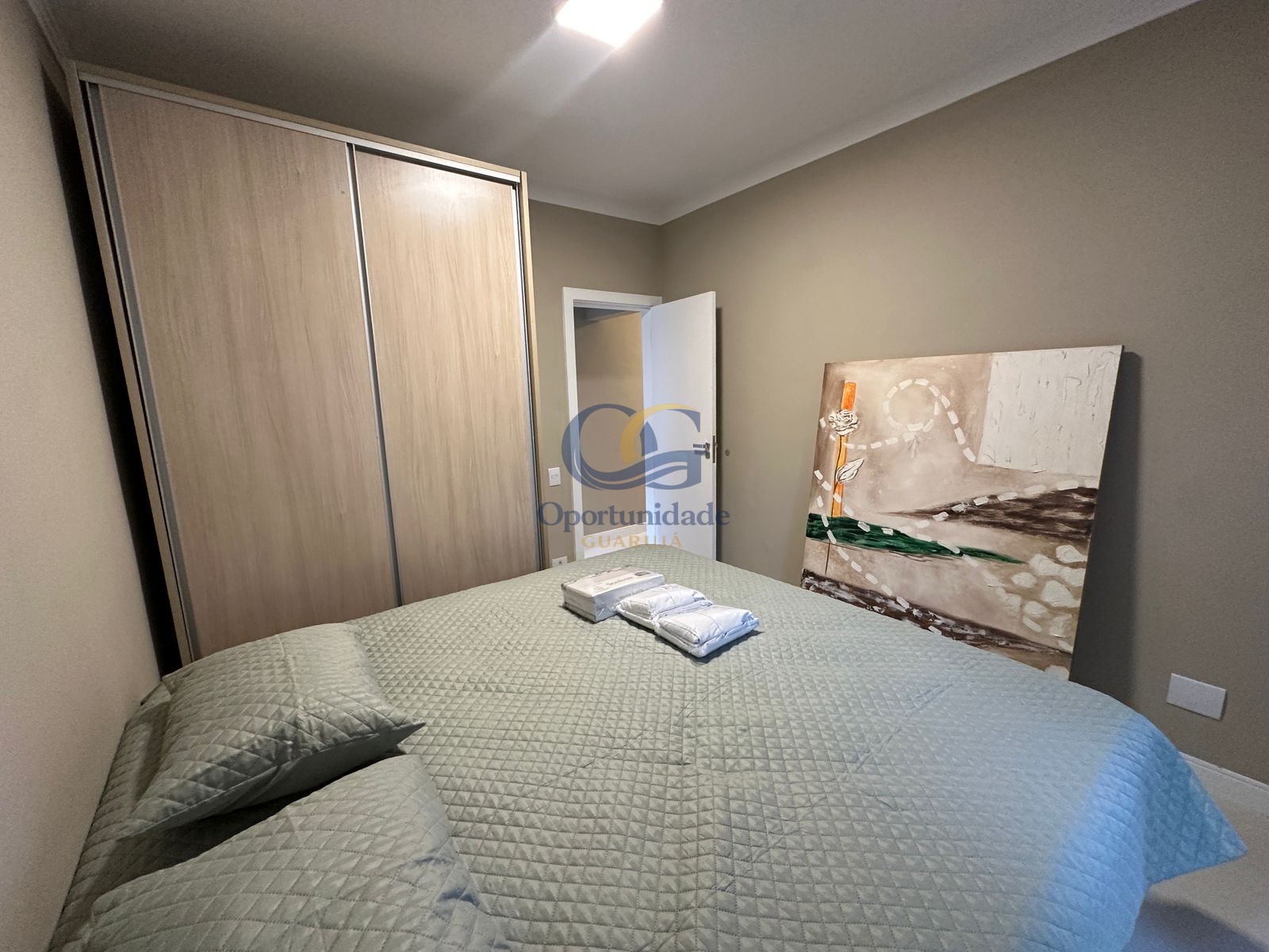 Apartamento na Praia das Pitangueiras, Guarujá - SP