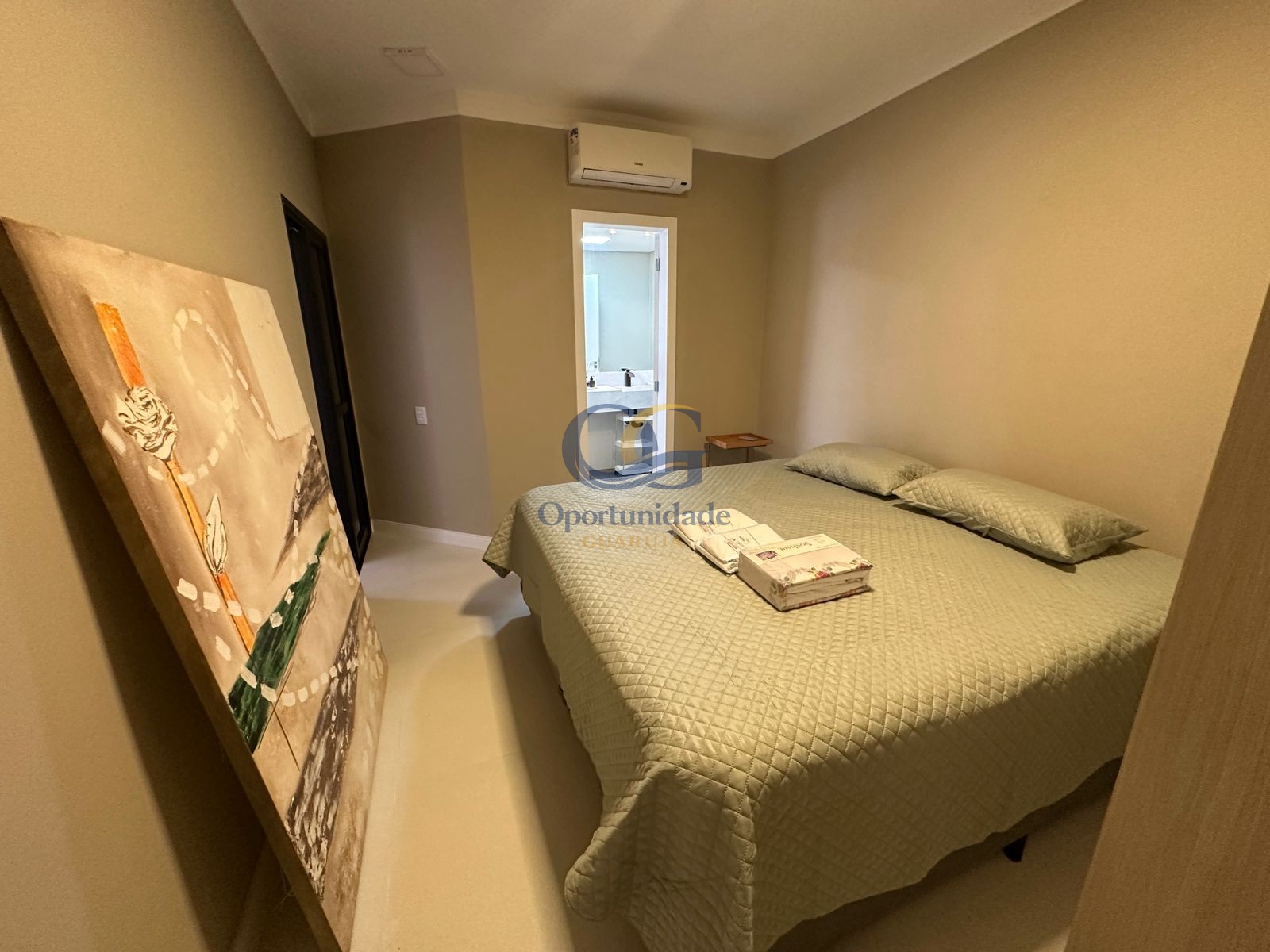Apartamento na Praia das Pitangueiras, Guarujá - SP