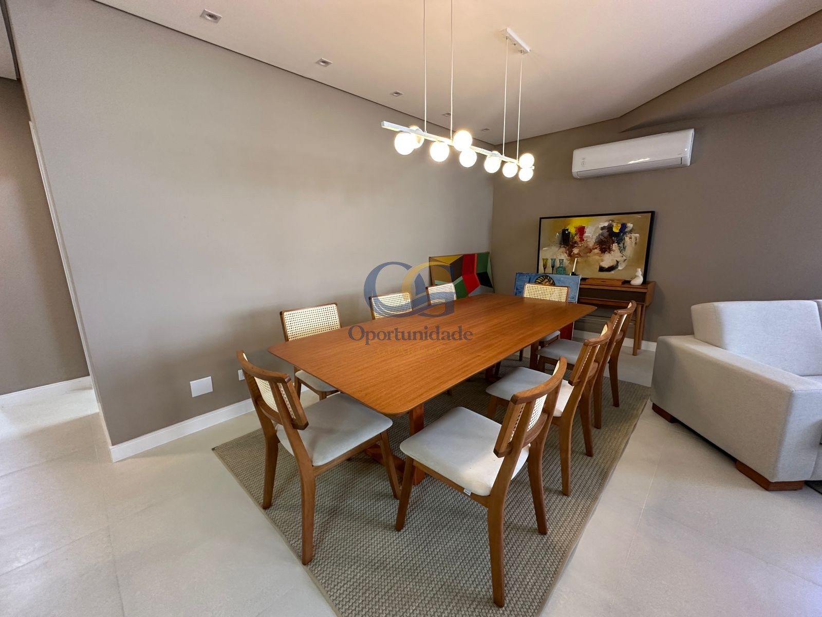 Apartamento na Praia das Pitangueiras, Guarujá - SP