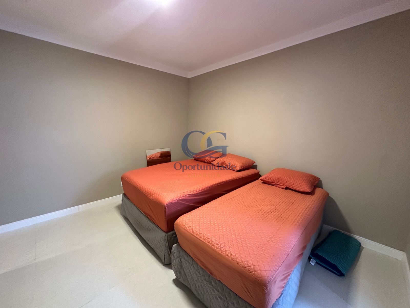 Apartamento na Praia das Pitangueiras, Guarujá - SP