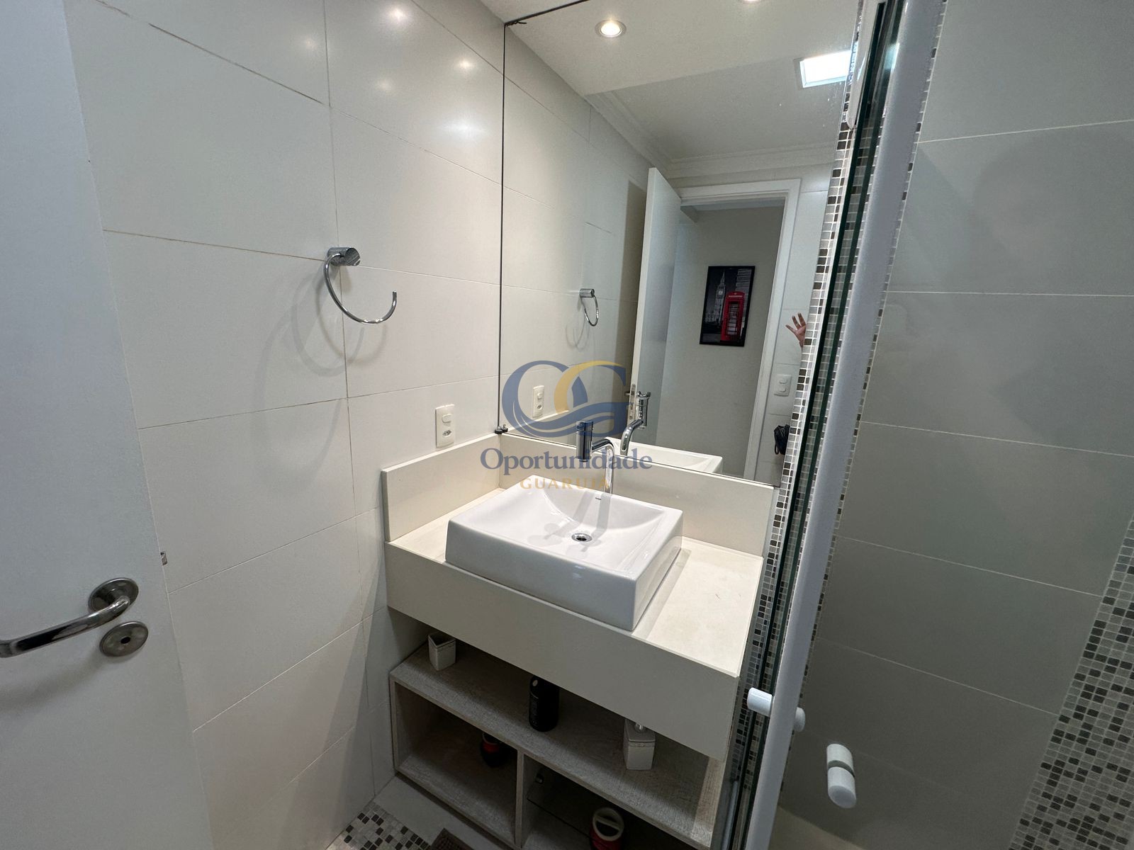 Apartamento na Praia das Pitangueiras, Guarujá - SP