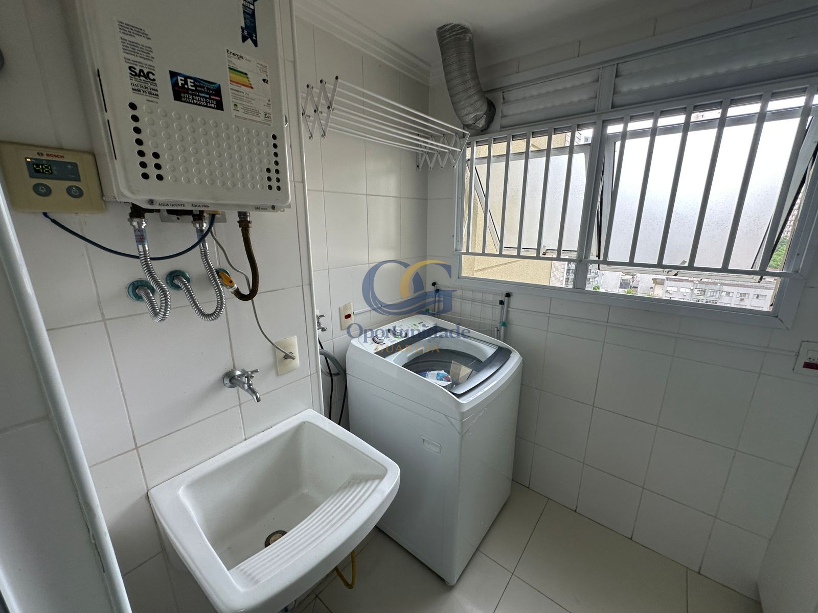 Apartamento na Praia das Pitangueiras, Guarujá - SP