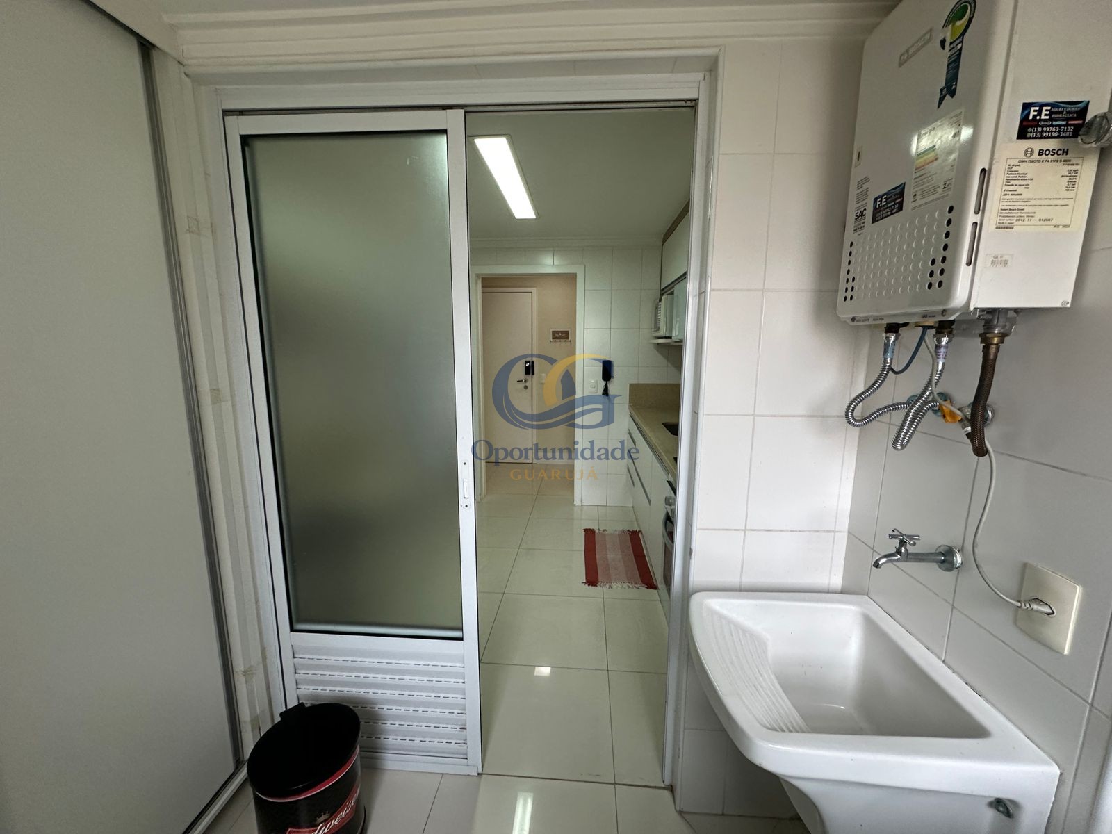 Apartamento na Praia das Pitangueiras, Guarujá - SP