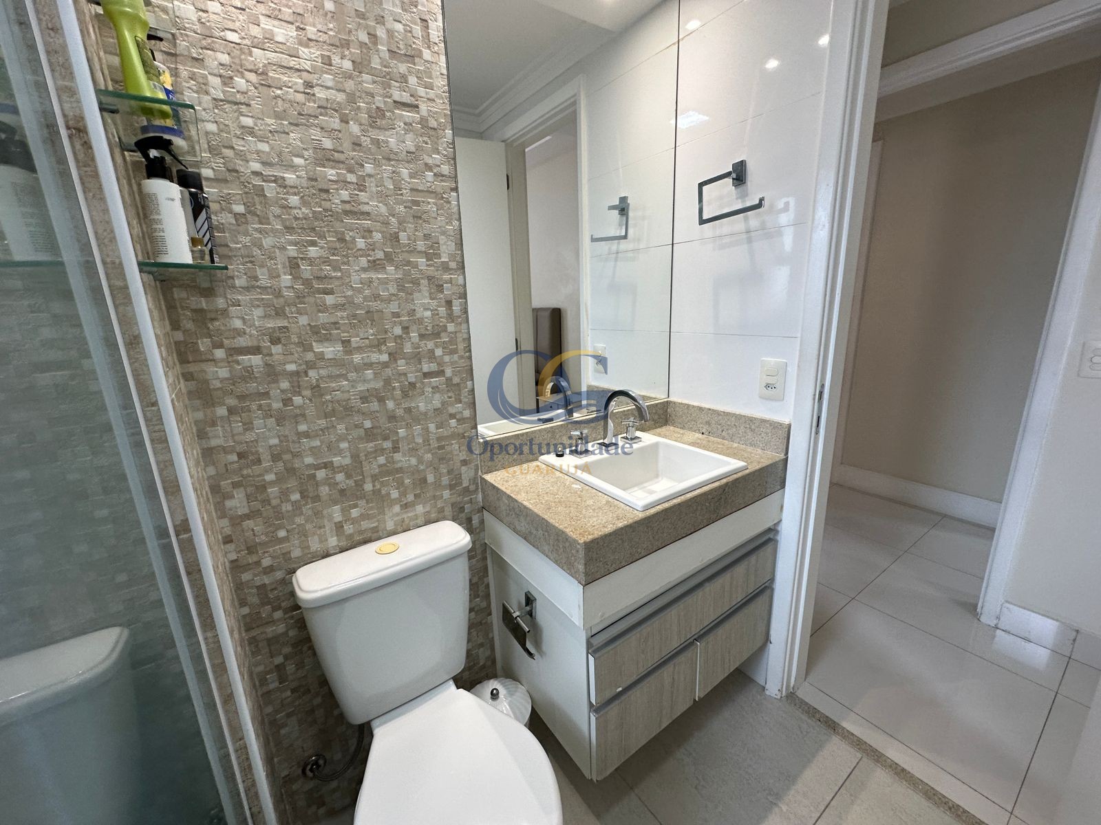 Apartamento na Praia das Pitangueiras, Guarujá - SP