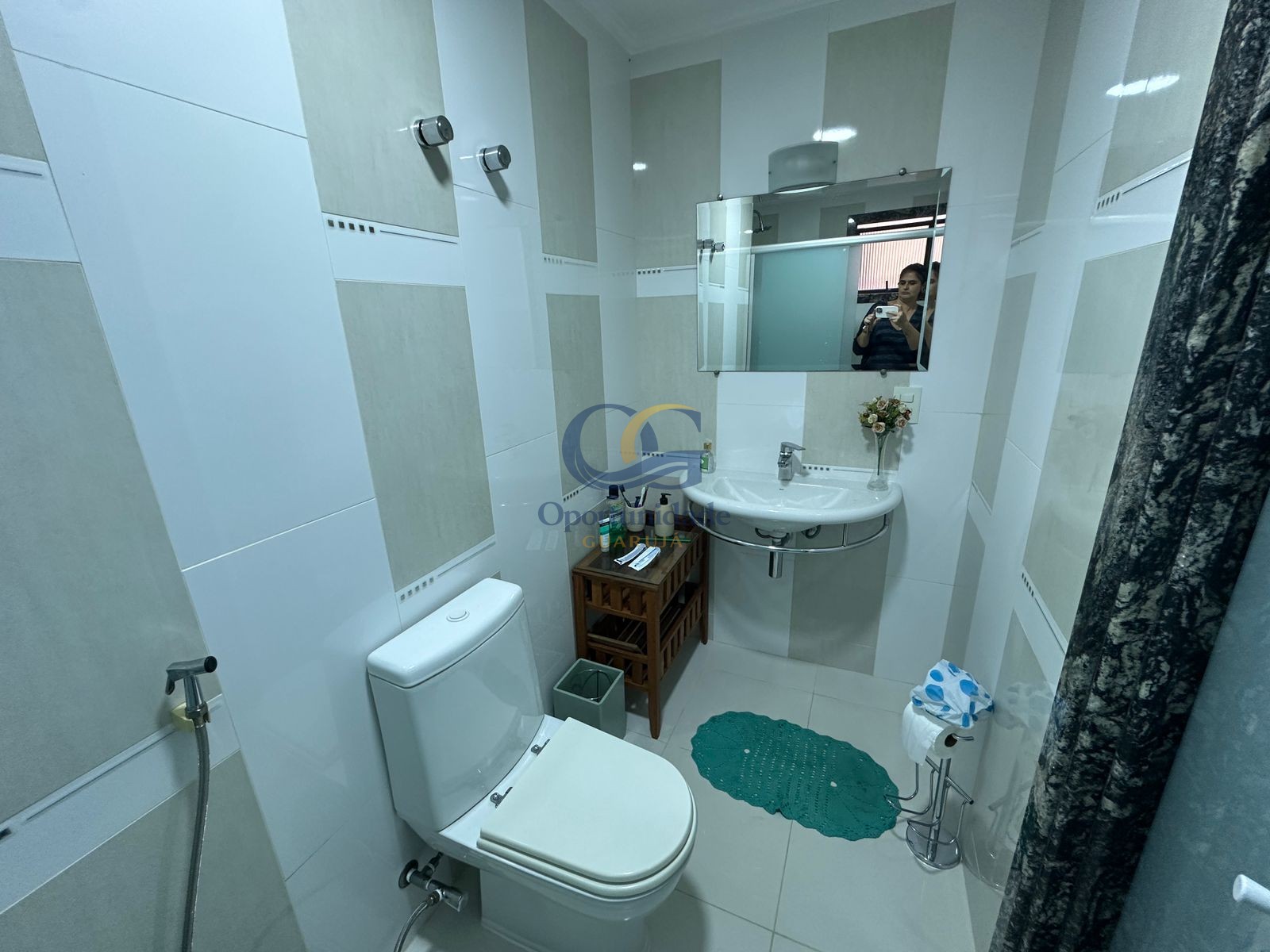 Apartamento na Praia das Pitangueiras, Guarujá - SP
