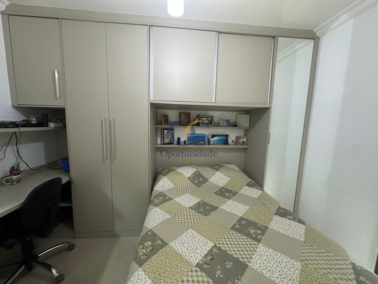 Apartamento na Praia das Pitangueiras, Guarujá - SP