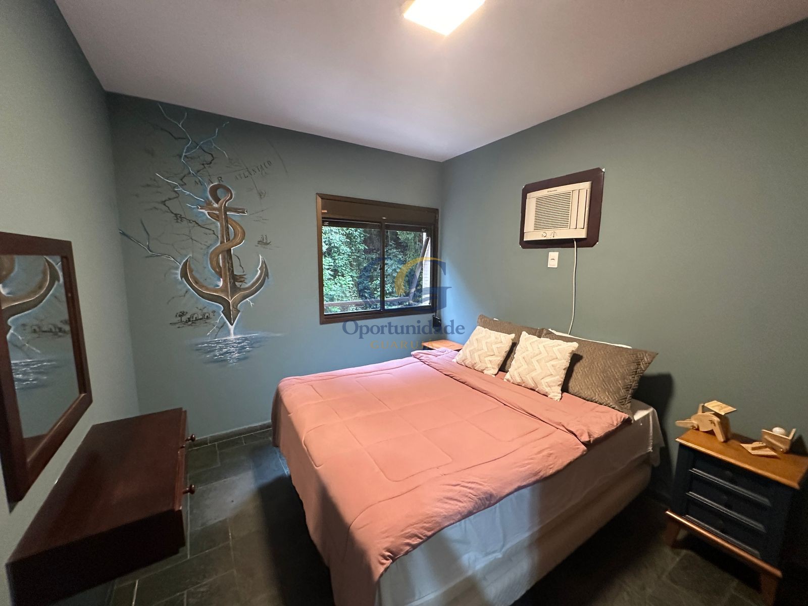 Apartamento na Praia das Pitangueiras, Guarujá - SP