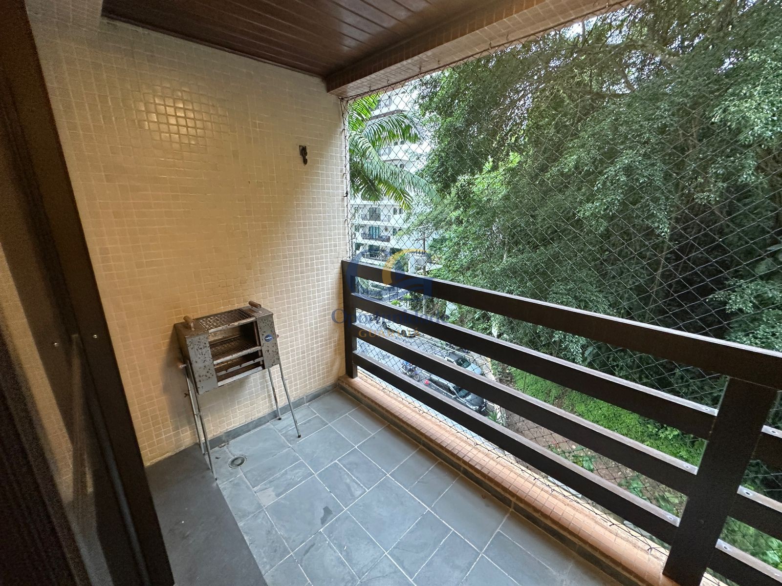 Apartamento na Praia das Pitangueiras, Guarujá - SP