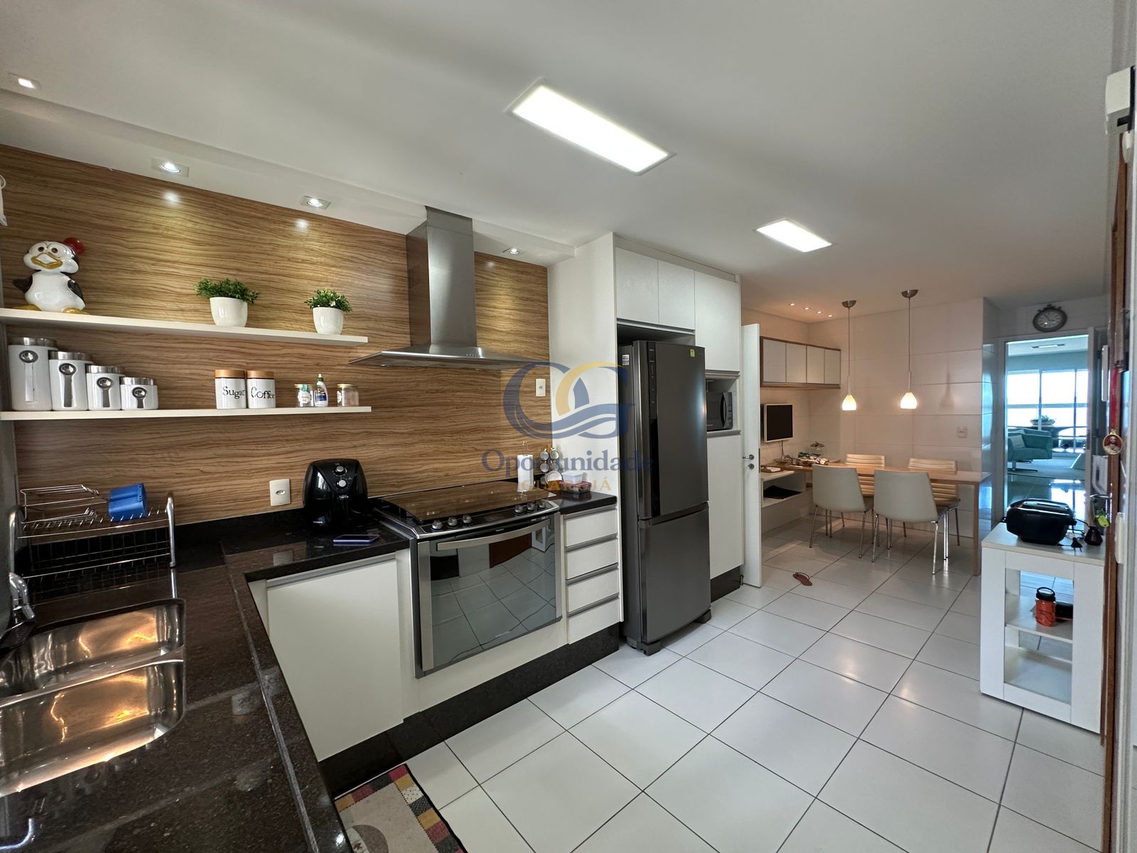 Apartamento Frente ao Mar, Praia da Enseada, Guarujá - SP