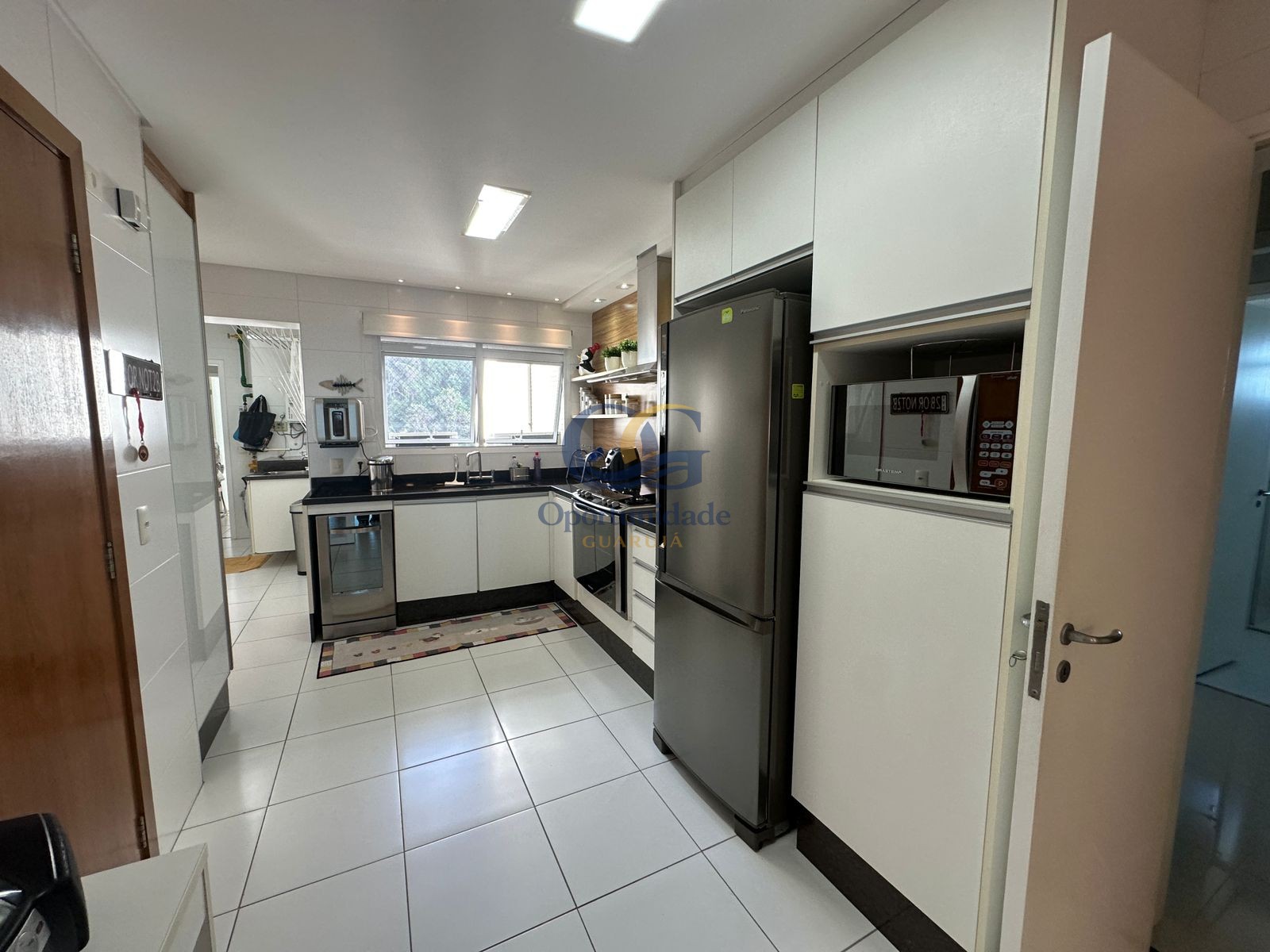 Apartamento Frente ao Mar, Praia da Enseada, Guarujá - SP
