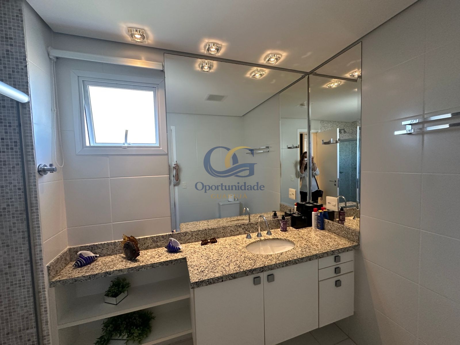 Apartamento Frente ao Mar, Praia da Enseada, Guarujá - SP