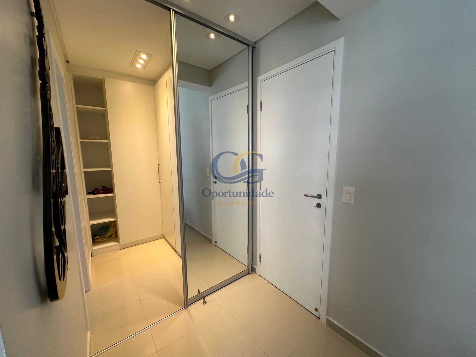 Apartamento Frente ao Mar, Praia da Enseada, Guarujá - SP