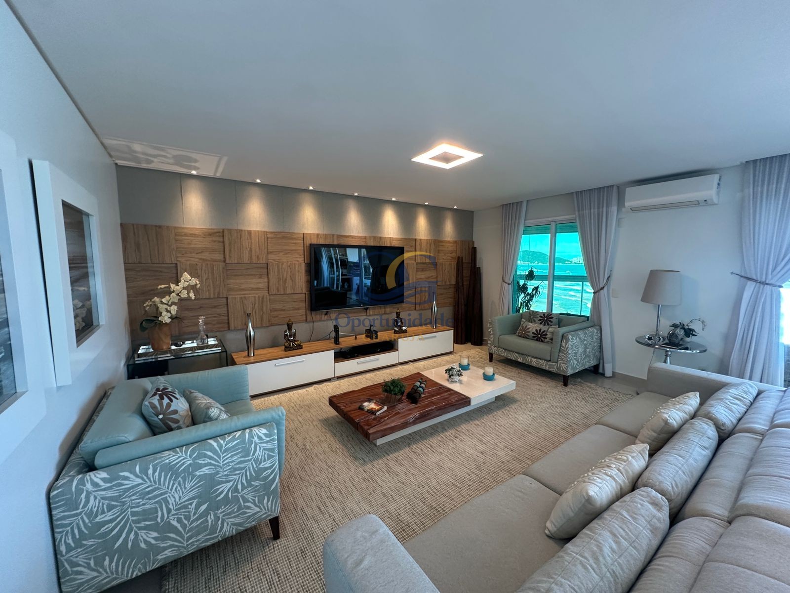 Apartamento Frente ao Mar, Praia da Enseada, Guarujá - SP
