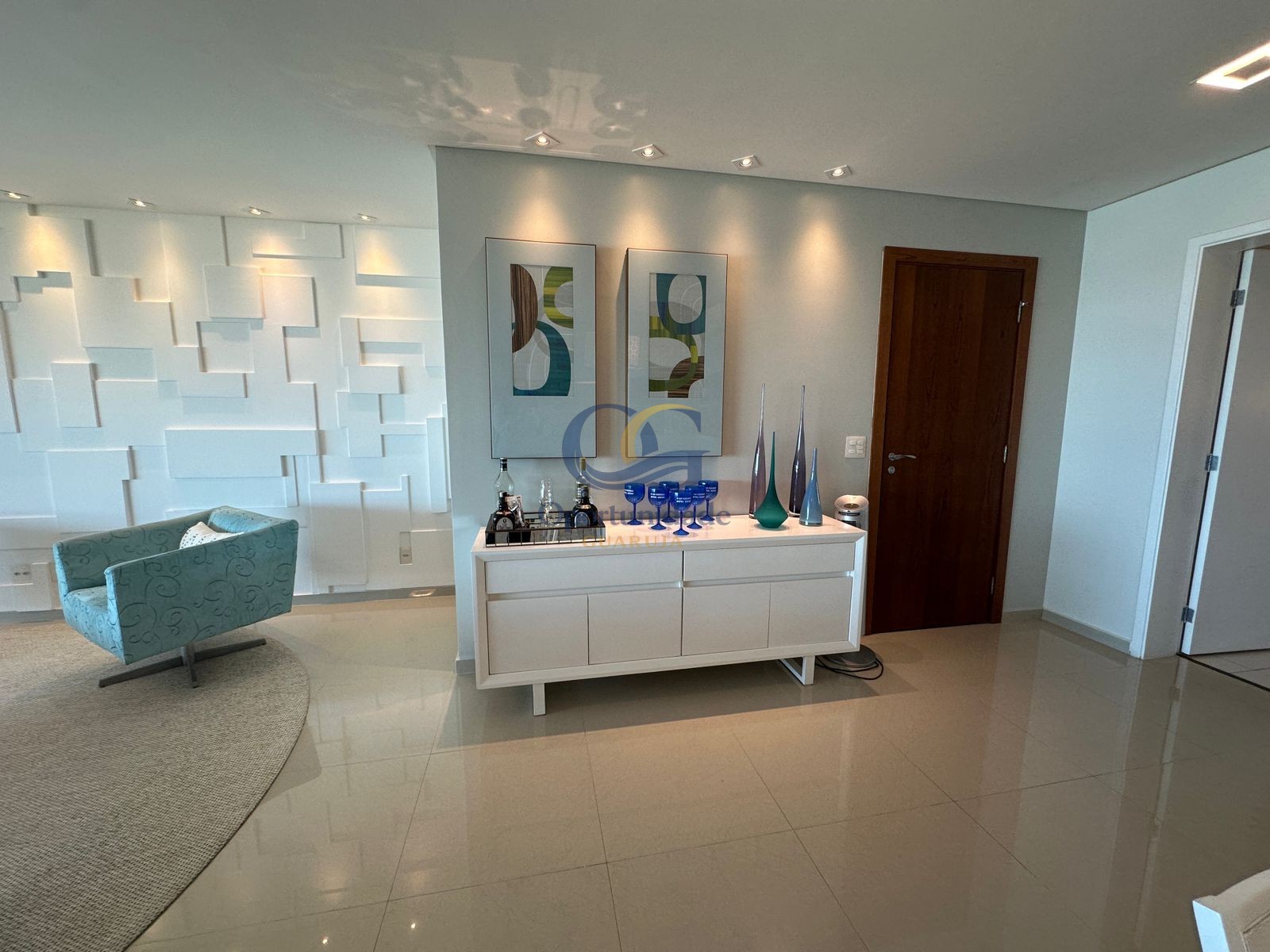 Apartamento Frente ao Mar, Praia da Enseada, Guarujá - SP
