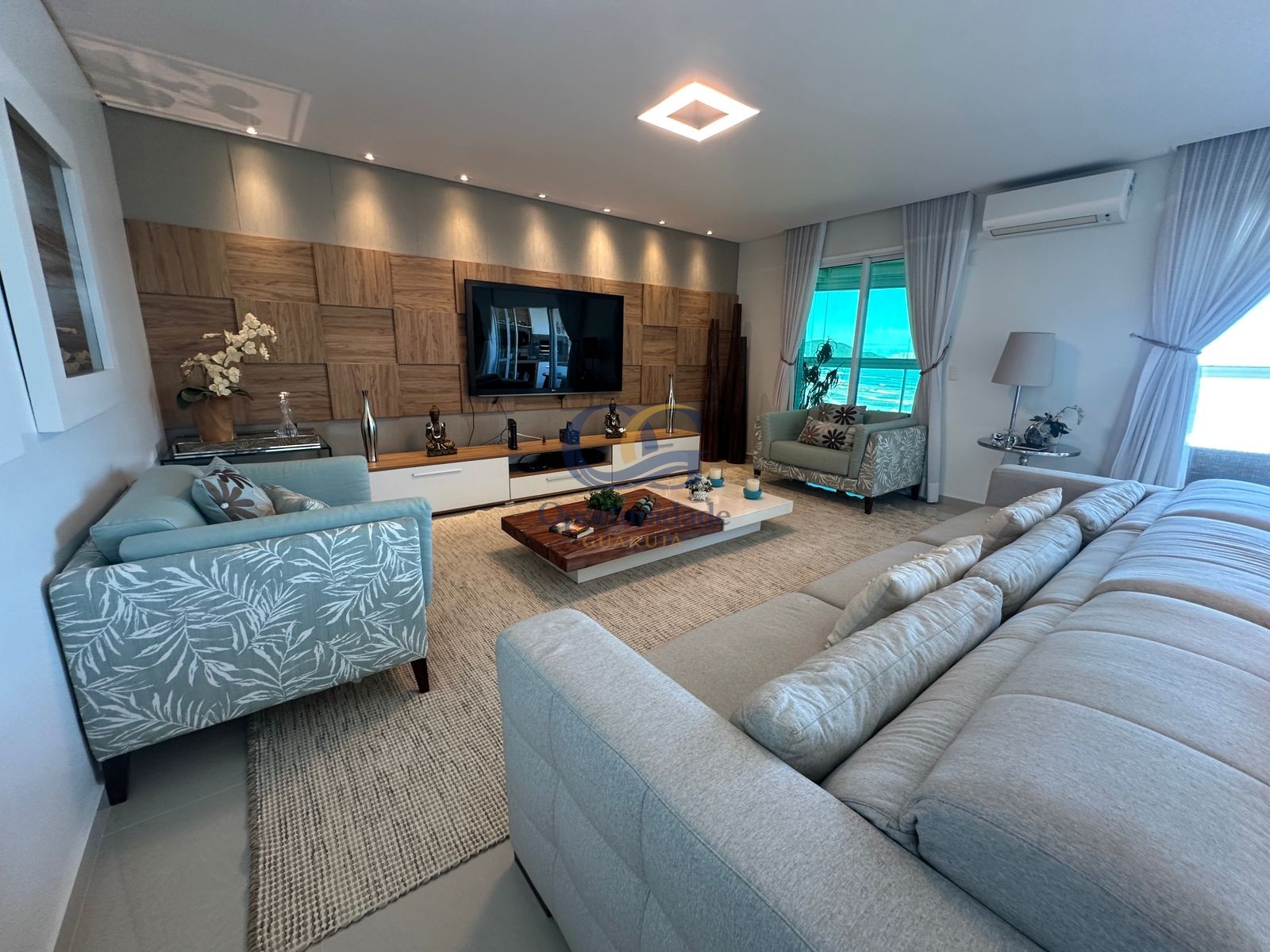 Apartamento Frente ao Mar, Praia da Enseada, Guarujá - SP
