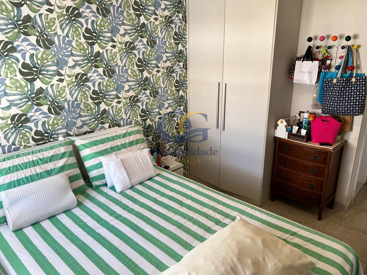Apartamento na Praia da Enseada, Guarujá - SP