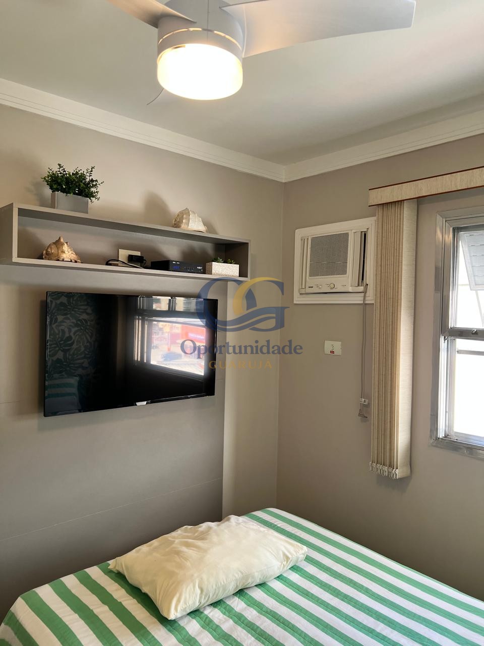 Apartamento na Praia da Enseada, Guarujá - SP