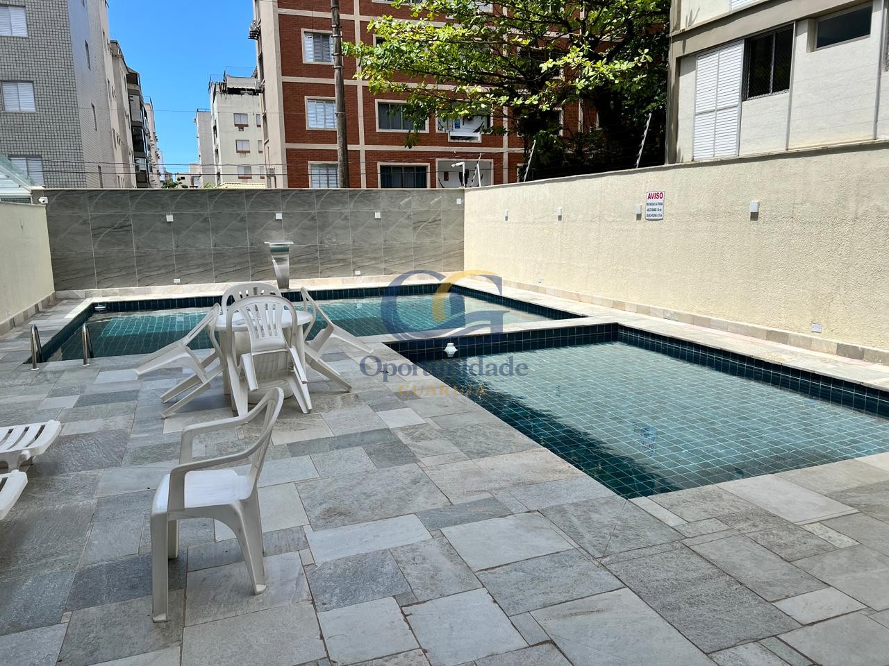 Apartamento na Praia da Enseada, Guarujá - SP