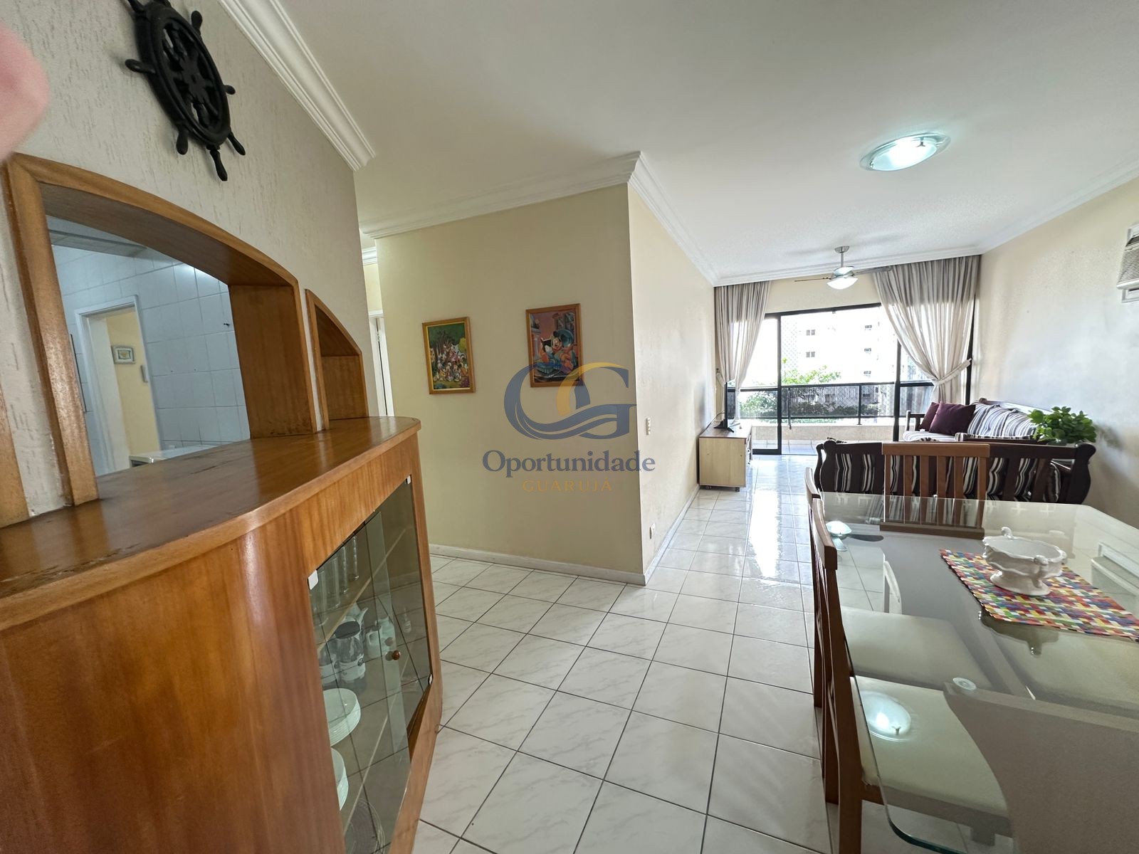 Apartamento na Praia das Pitangueiras, Guarujá - SP