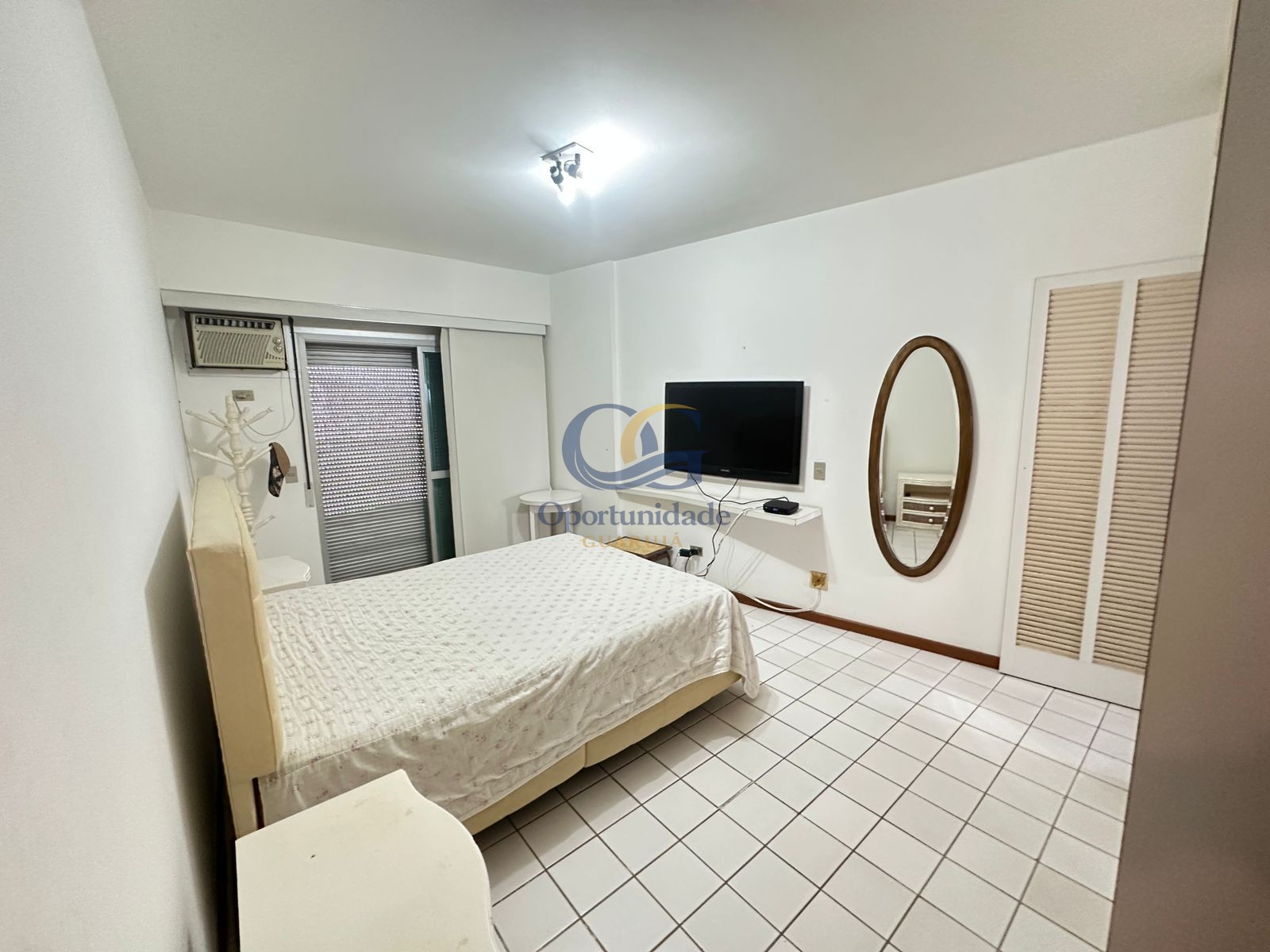 Apartamento Frente ao Mar nas Pitangueiras, Guarujá - SP