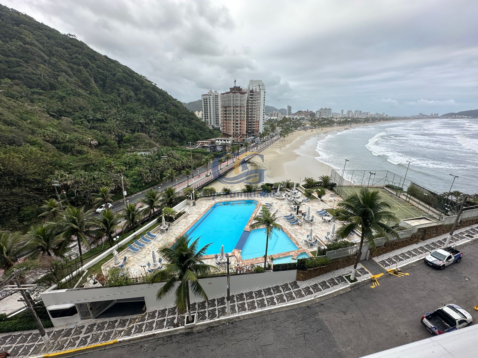 Apartamento Frente ao Mar nas Pitangueiras, Guarujá - SP