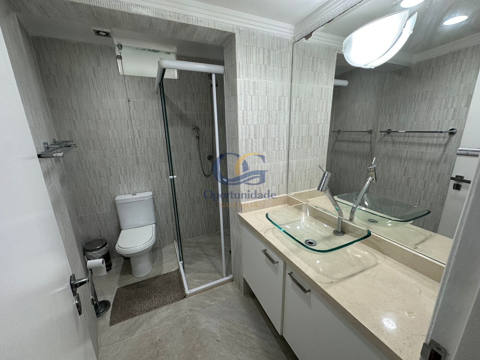 Apartamento Frente ao Mar nas Pitangueiras, Guarujá - SP