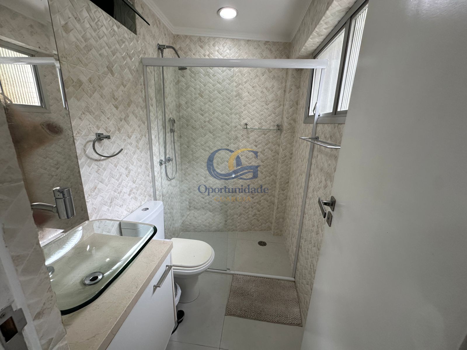 Apartamento Frente ao Mar nas Pitangueiras, Guarujá - SP