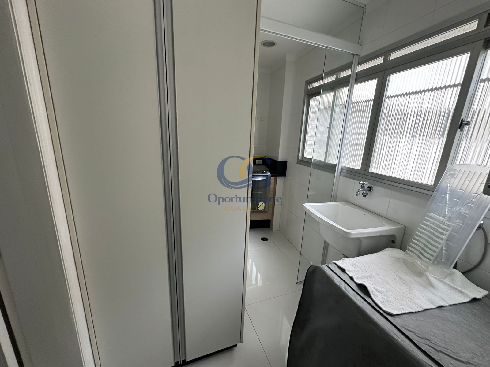 Apartamento Frente ao Mar nas Pitangueiras, Guarujá - SP