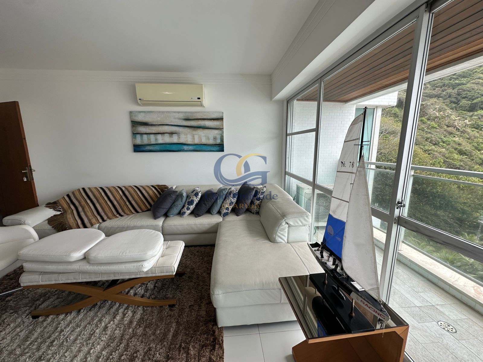 Apartamento Frente ao Mar nas Pitangueiras, Guarujá - SP