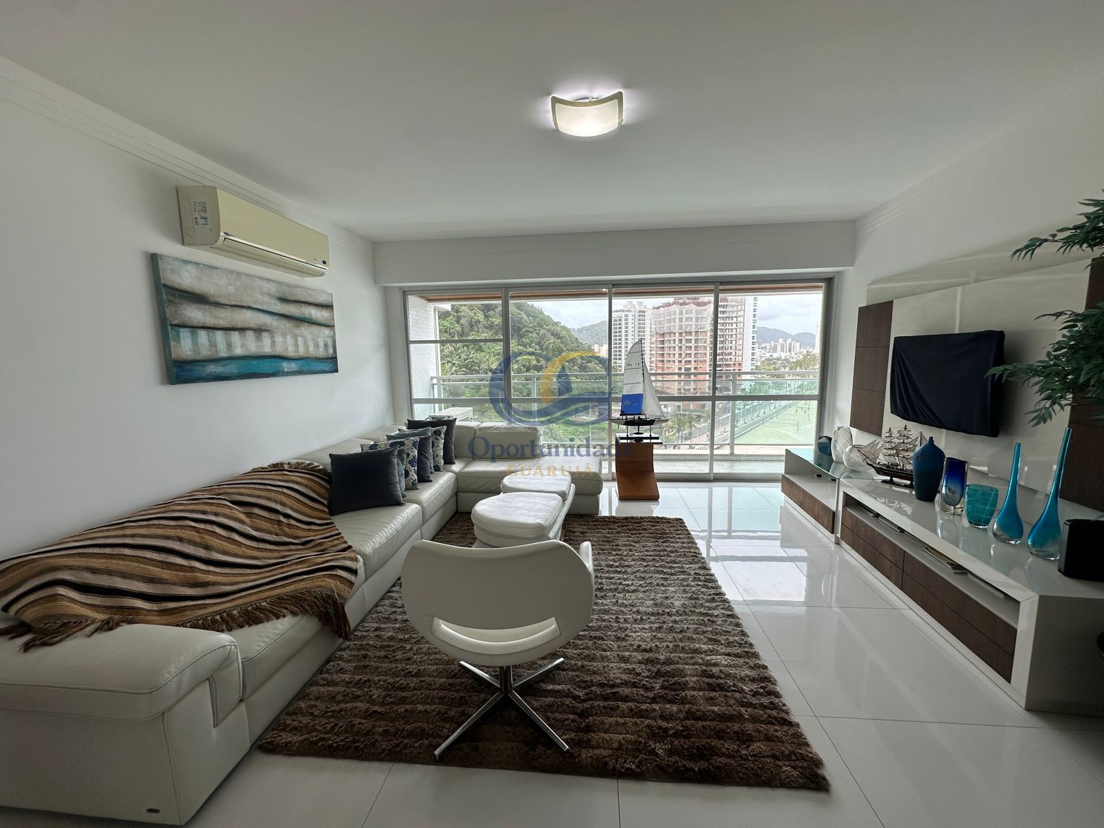 Apartamento Frente ao Mar nas Pitangueiras, Guarujá - SP