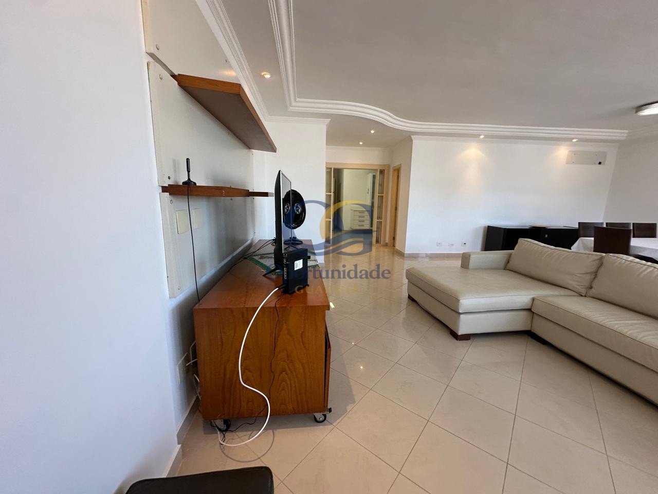 Apartamento na Praia das Pitangueiras, Guarujá - SP