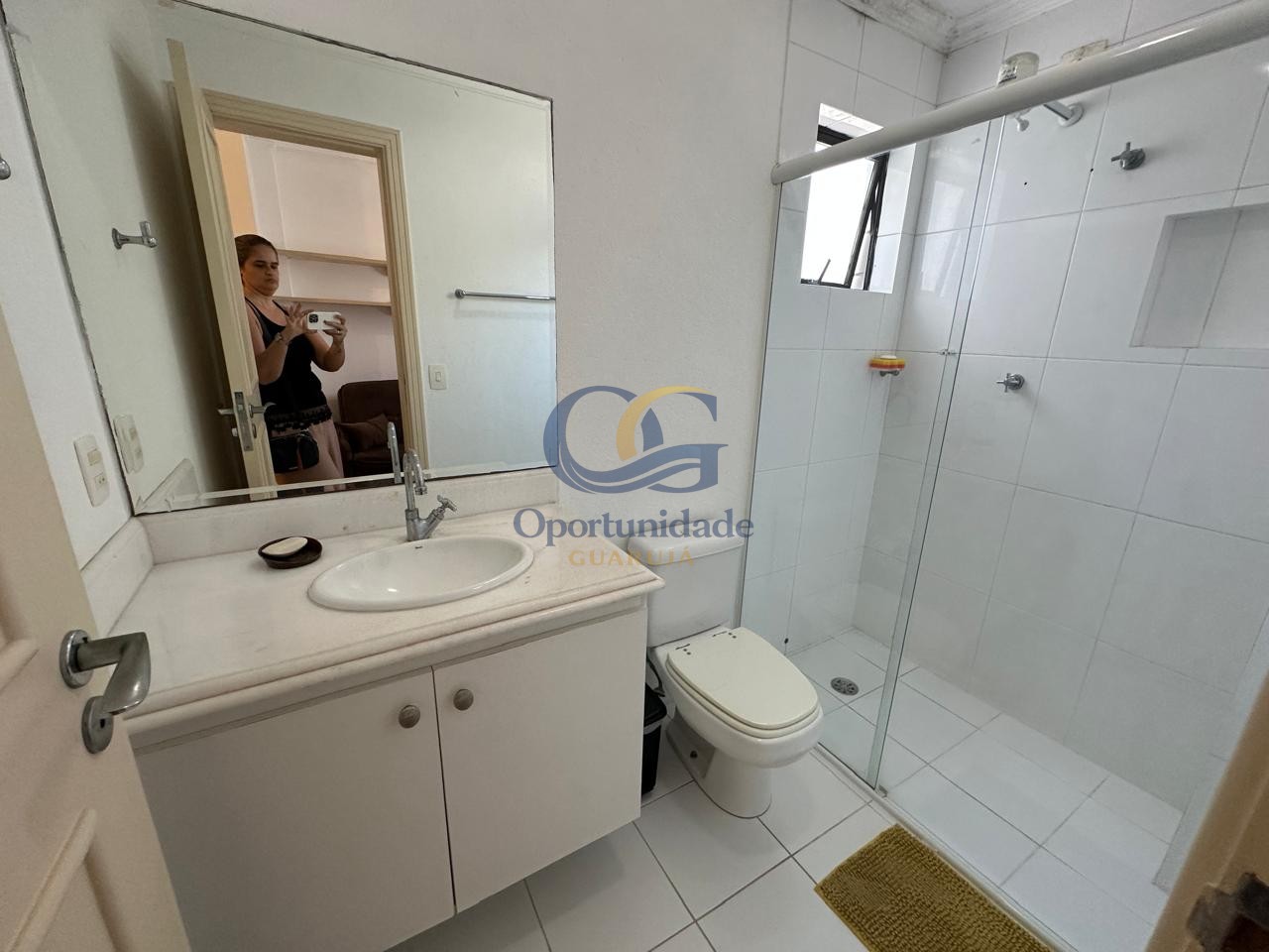 Apartamento na Praia das Pitangueiras, Guarujá - SP