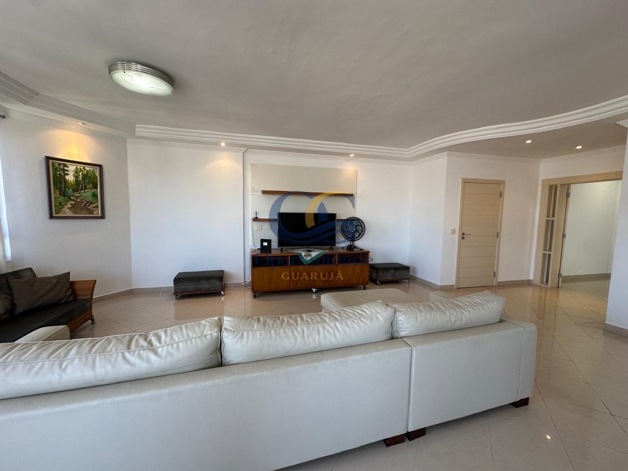 Apartamento na Praia das Pitangueiras, Guarujá - SP